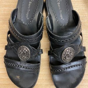 Bare Traps Black Sandals. Size 8